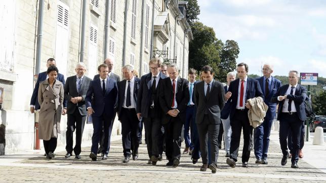 En 2018, Emmanuel Macron lors de sa visite du château royal, pour les derniers arbitrages avant le lancement des travaux de la future cité internationale de la langue française.