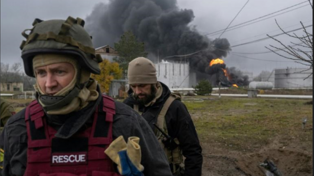 Un dépôt pétrolier a aussi été frappé par les forces russes à Kherson ce dimanche.