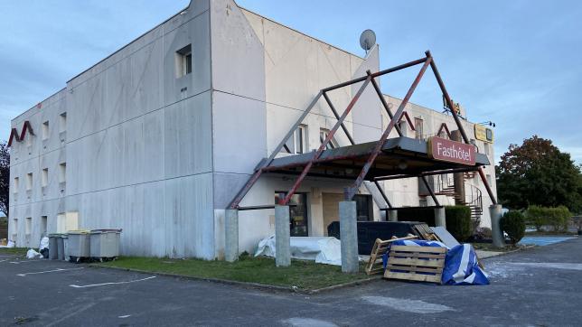 Situé face à l’Intermarché de Crouy, l’ancien Fasthôtel est fermé depuis 2018.