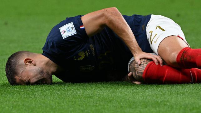 Le défenseur de l’équipe de France a subi une grave blessure lors du premier match des Bleus au Qatar face à l’Australie.