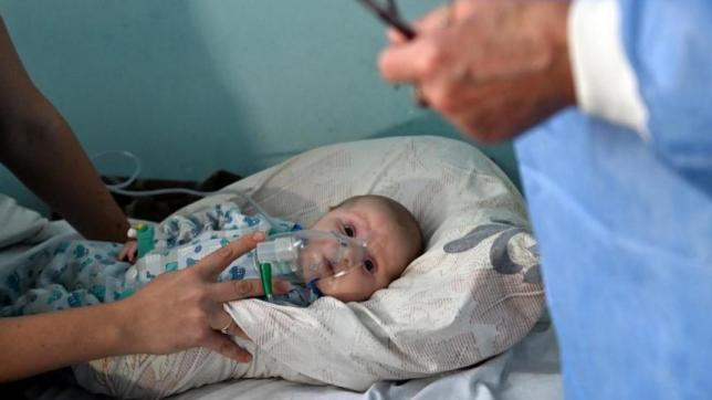 Une cinquantaine d’enfants sont accueillis aux urgences chaque jour, depuis la semaine dernière, dont un quart pour des bronchiolites.