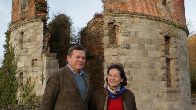 Pascal et Nathalie Nève de Mévergnies ont acheté le château il y a près de deux ans. Depuis, il s’attellent à conserver ce joyau du patrimoine.