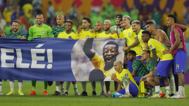 Un message de soutien adressé au roi Pelé sur son lit d’hôpital au Brésil.