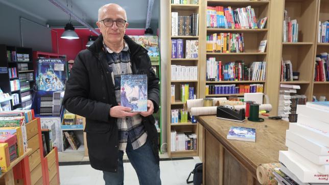 Gérard Merci présente son premier roman aux lecteurs, à la librairie Carnot à Sedan, mercredi 14 décembre.