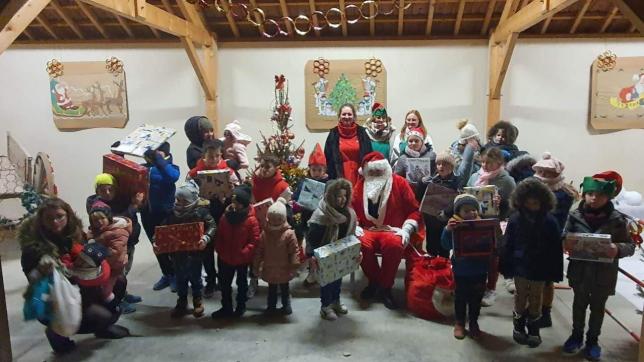 35 enfants ont participé à cette journée avec le Père Noël.
