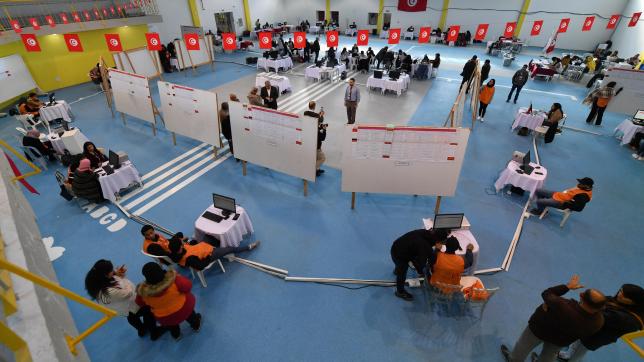 Seuls 8,8% des Tunisiens sont allés voter dimanche.