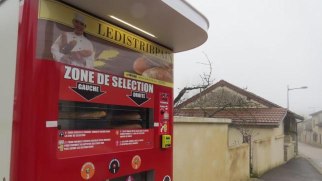 Privés de boulangerie, les petites communes du Barsuraubois comptent depuis bientôt 4 ans sur des distributeurs automatiques de pain. Peu fiables selon Thomas Gagnant, maire de Spoy qui évoque d’autres pistes.