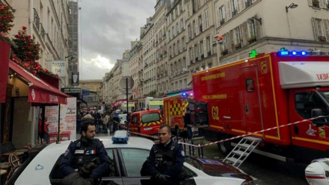 Des policiers après la fusillade mortelle à Paris vendredi 23 décembre.