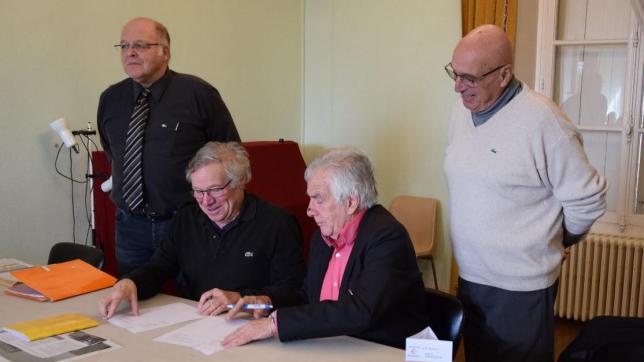 Le contrat signé entre l’association et la Fondation du patrimoine apportera de nouveaux moyens pour la maison forte de Mogues.