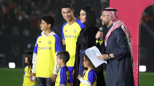 Cristiano Ronaldo a débarqué en famille en Arabie Saoudite.