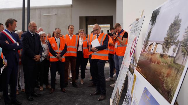 Le ministre de la Justice Éric Dupond-Moretti a visité le chantier de la maison d’arrêt Troyes-Lavau en 2022. Il pourrait revenir pour l’inauguration en 2023.