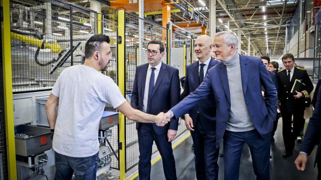 Le ministre de l’Economie, Bruno Le Maire, a visité l’usine Hanon Systems à Charleville-Mézières, ce vendredi 6 janvier 2023.
