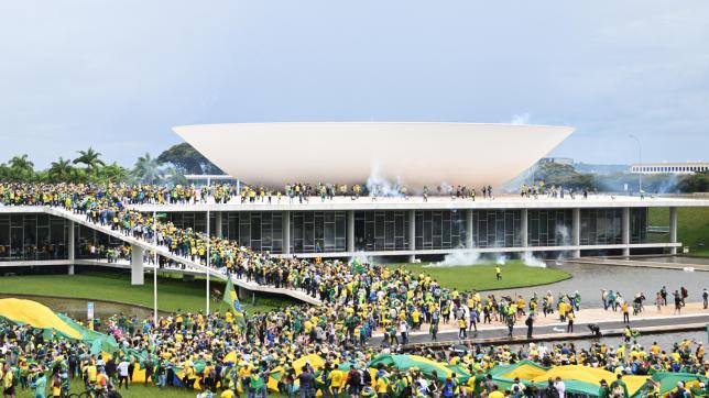 Les partisans de Jair Bolsonaro ont réussi à passer outre le bouclage des sites par les autorités.