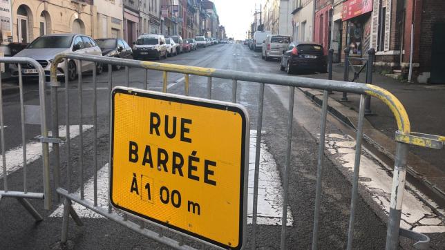 La rue de Paris est actuellement fermée à la circulation.
