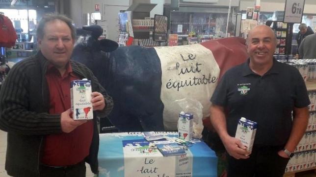 Les exploitants laitiers sont venus défendre leur travail.