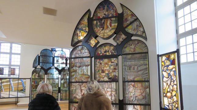 A la découverte de l’art du vitrail grâce à Anne-Claire Garbe, conservatrice de la Cité du vitrail.