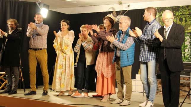 La troupe vouzinoise «Les Deux Masques» a présenté aux Buzancéens sa nouvelle pièce.