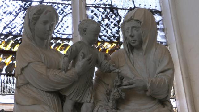Voici un exemple de sculpture de Claude Bornot, sainte Parenté, située à Polisy, dans l’église Saint-Félix.
