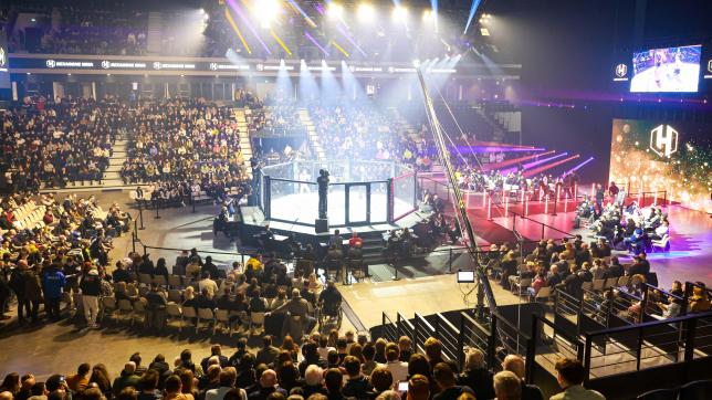 Il y a un an, Hexagone MMA avait été le premier gala d’arts martiaux mixtes de la région, à l’Arena de Reims, dont il avait même été le premier événement sportif.