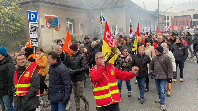 Le nouvel appel à la grève et à manfiester à bien été entendu à Epernay avec 2 000 personnes dans les rues.