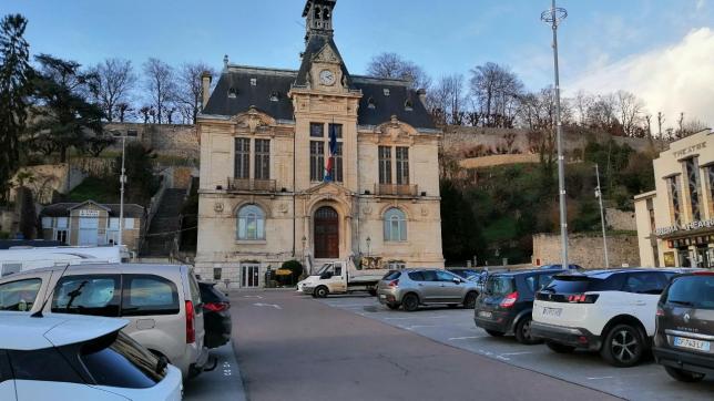 Une nouvelle affaire de personnes à la mairie de Château-Thierry.