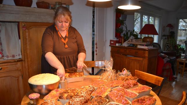 Anne Peillard en pleine préparation d’une spécialité champenoise, la brioche au chaource. Faite maison, évidemment !