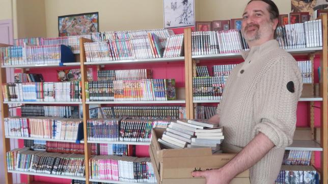 Paul Boulet, le responsable de la bibliothèque, mise sur les mangas pour faire aimer la lecture aux jeunes. L’espace culturel est devenu une référence en la matière.