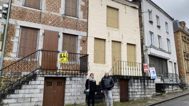 Annabelle Troubat, cheffe de projet, et Gilles Hermant, conseiller délégué, ont travaillé sur les logements vacants à Fumay, notamment dans la rue du Général-de-Gaulle, la plus touchée par la problématique.