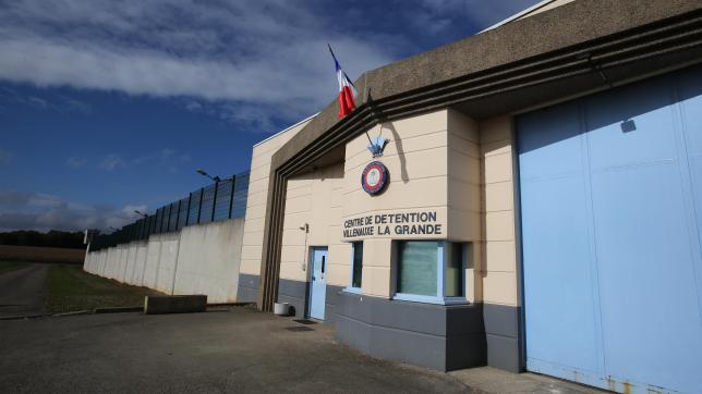 Un surveillant de la prison de Villenauxe-la-Grande est soupçonné d’avoir participé à un trafic de drogue au sein de l’établissement.