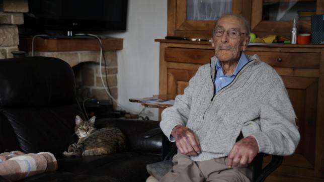 Installé depuis l’après-guerre dans les Ardennes, André Guenin, qui a soufflé ses cent bougies le 15 janvier, vit désormais à Nouvion-sur-Meuse, entre Sedan et Charleville, chez son fils Yves, qui s’occupe de lui.