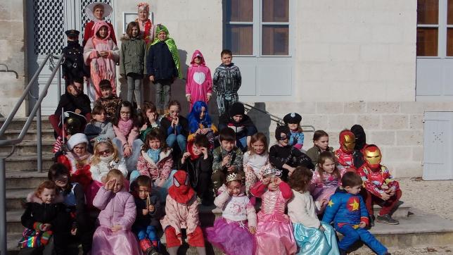 Les enfants ont tous joué le jeu du déguisement. Il y avait des princesses, des super-héros...