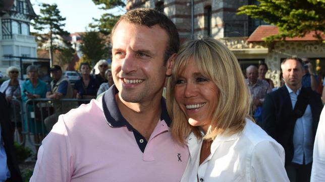 Emmanuel Macron et son épouse Brigitte Macron.