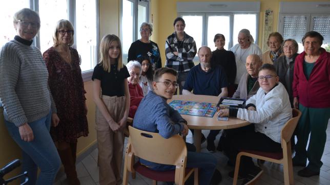 Le conseil municipal jeunes a rendu visite aux résidents de la résidence autonomie Joseph-Wagner, lundi 20 février.