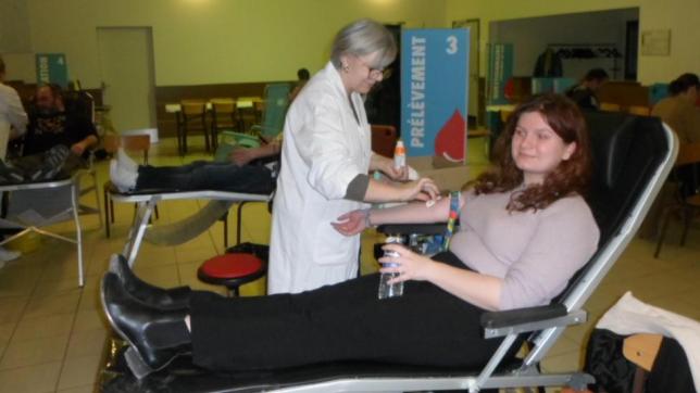 L’association lance un appel aux bénéficiaires d’un don du sang qui pourraient témoigner.