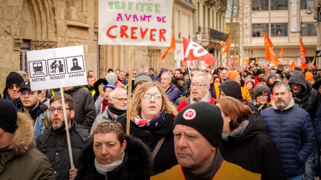 A Reims, entre 7000 et 10 000 personnes ont défilé mardi 7 mars. La CGT a compté 3,5 millions de manifestants dans toute la France, le ministère de l’Intérieur 1,28 million.