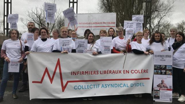 Ce jeudi, les infirmiers ont protesté avec un slogan clair : «Quitte à être saigné autant que ça soi utile!»