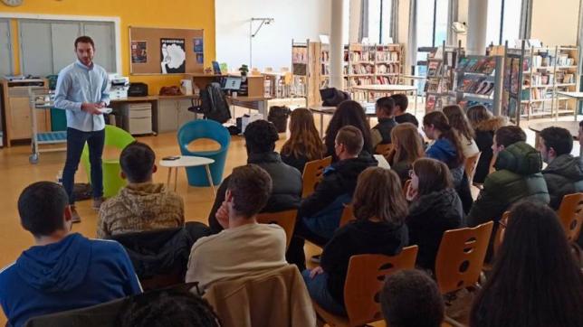 Mardi 14 mars 2023, une trentaine d’élèves de première du lycée de la Fontaine du Vé de Sézanne, a posé des questions à un journaliste de L’union.