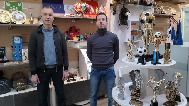 François-Xavier Zimmer (à g) et Alexis Zurek gèrent le magasin Dulauroy dans l