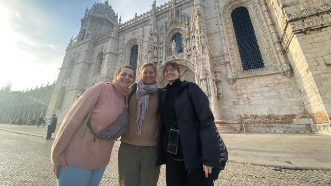 Julie Coquelet, Violaine de Sevin et Pauline Begorre se sont rendues durant une semaine au Portugal pour préparer le voyage.