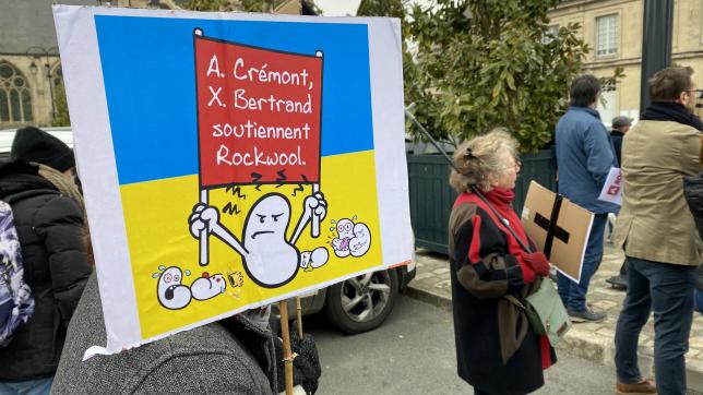 Le 4 mars à Soissons, 150 personnes ont dénoncé la présence de Rockwool en Russie et en Ukraine.