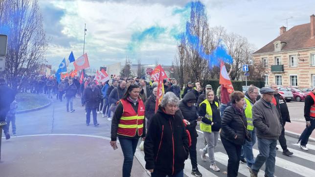 Mercredi dernier, le cortège avait défilé à pied dans les rues de Vitry. Jeudi, rendez-vous est donné aux automobilistes pour contester.
