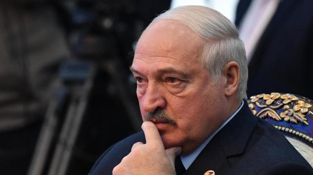 Le président biélorusse Alexandre Loukachenko accepte d’aider la Russie.