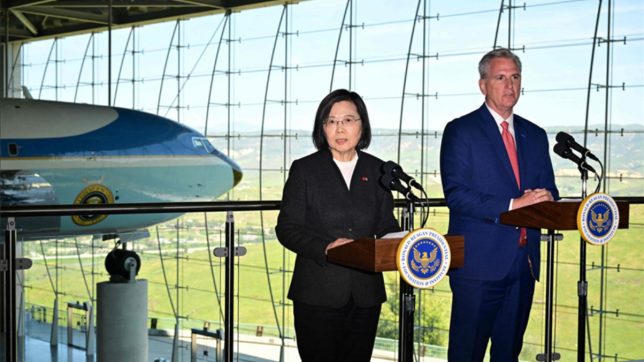 La présidente Taïwanaise Tsai Ing-wen avec Kevin McCarthy.