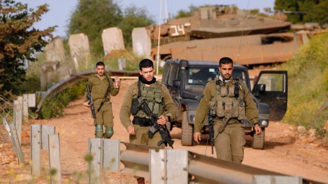Des soldats israëliens à la frontière avec le Liban.