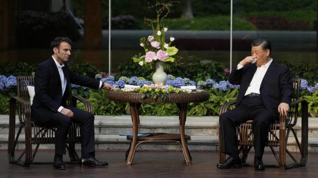 Emmanuel Macron et Xi Jinping en tête à tête le 7 avril 2023.