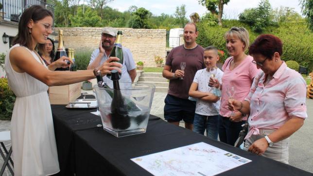 La Champagne Party de l’association « Du côté de Bar-sur-Aube, Caves & Vignobles de Champagne » réunit plus d’un millier de visiteurs.