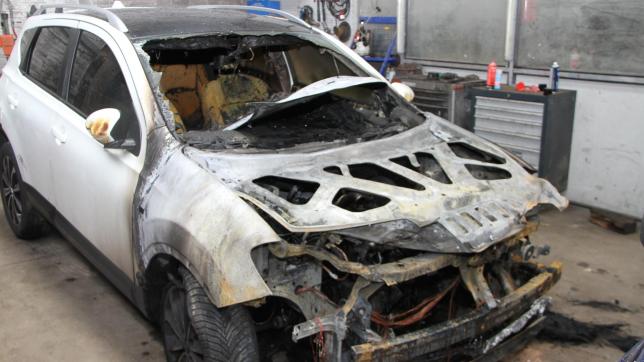 La gendarmerie d’Hirson indique quedes incendies de voiture survenus ces derniers temps visent «un même clan familial» PHOTO ARCHIVES L’UNION