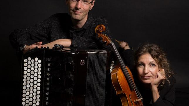 Le duo Détour de Babel proposera un concert de violon et d’accordéon ce jeudi soir.
