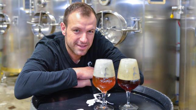 Jean-Christophe brasse deux à trois bières de manière permanente et en crée d’autres parfois éphémères pour des évenements ou établissements.