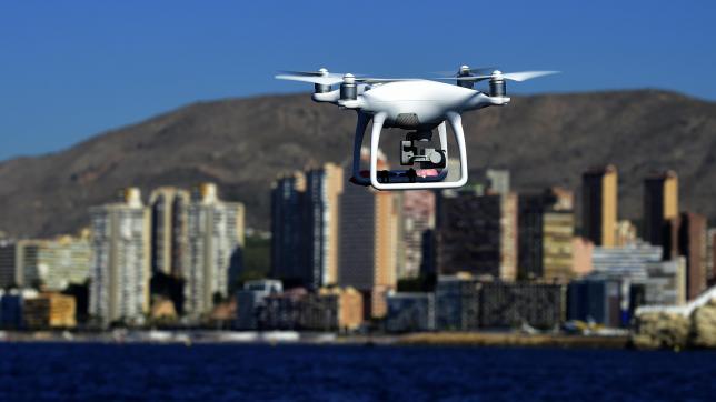 Un drone piloté par la police en Espagne.